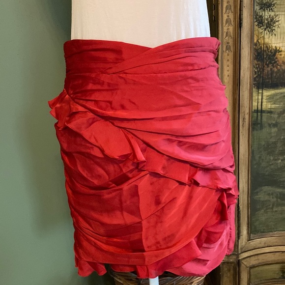GORGEOUS BANANA REPUBLIC SILKY SKIRT - Picture 1 of 6